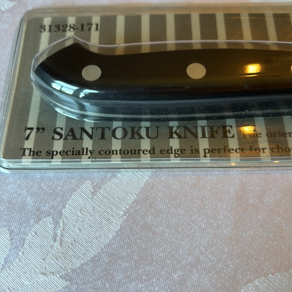 Henckels 7” Santoku Knife - Picture 3 of 4